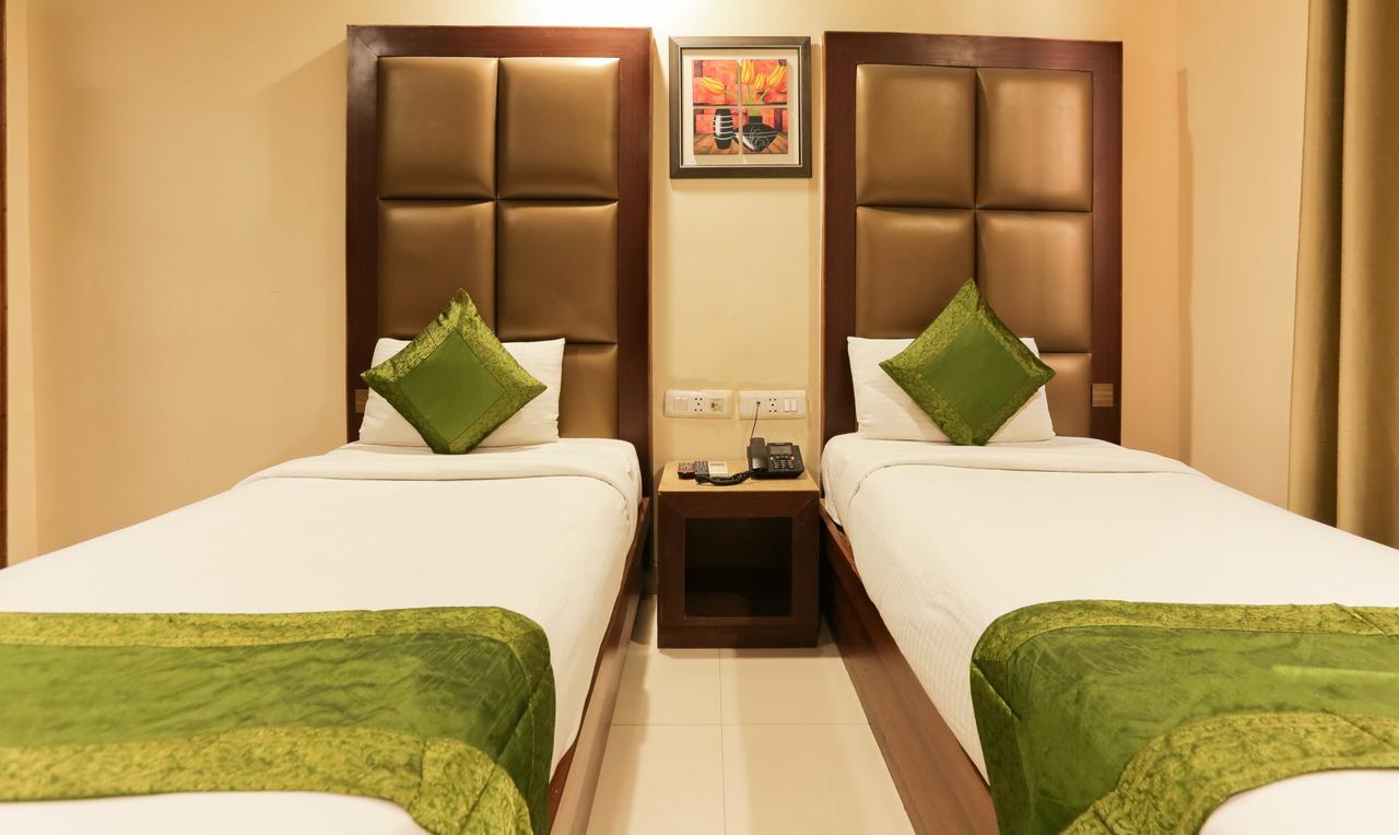 Balsons International Hotel New Delhi Luaran gambar